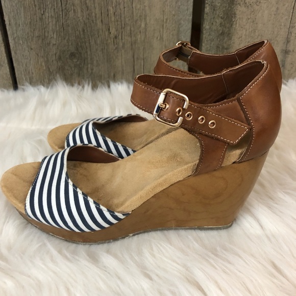 Dr. Scholl's Shoes - Dr Scholl’s Blue and White Sandel Size 8.5